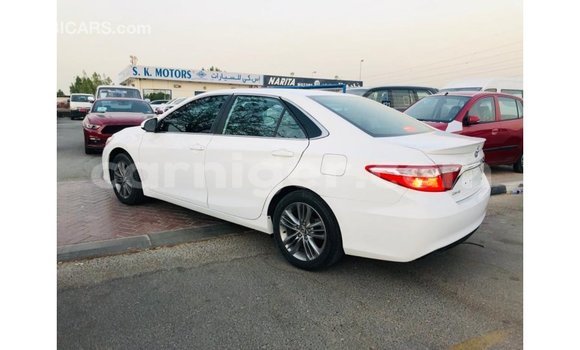 Sayi Imported Toyota Camry White Mota in Import - Dubai a Agadez Sayi Imported Toyota Camry White Mota in Import - Dubai a Agadez