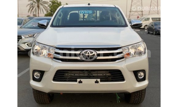Buy Import Toyota Hilux White Car in Import - Dubai in Agadez Buy Import Toyota Hilux White Car in Import - Dubai in Agadez