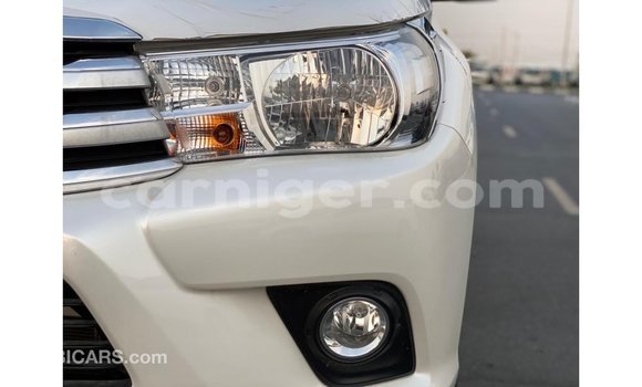 Buy Import Toyota Hilux White Car in Import - Dubai in Agadez Buy Import Toyota Hilux White Car in Import - Dubai in Agadez