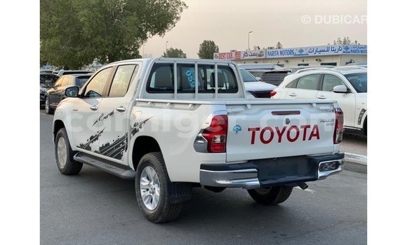 Buy Import Toyota Hilux White Car in Import - Dubai in Agadez Buy Import Toyota Hilux White Car in Import - Dubai in Agadez