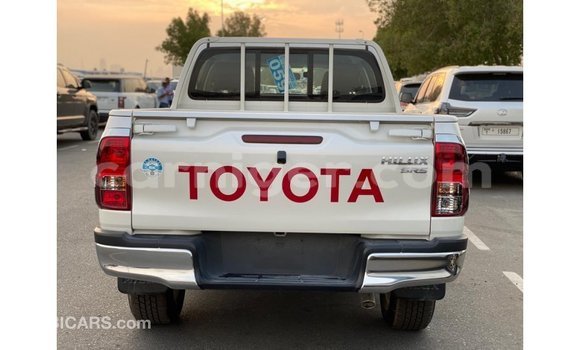 Buy Import Toyota Hilux White Car in Import - Dubai in Agadez Buy Import Toyota Hilux White Car in Import - Dubai in Agadez