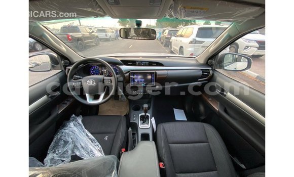 Buy Import Toyota Hilux White Car in Import - Dubai in Agadez Buy Import Toyota Hilux White Car in Import - Dubai in Agadez