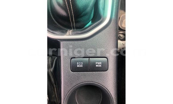 Sayi Imported Toyota Hilux White Mota in Import - Dubai a Agadez Sayi Imported Toyota Hilux White Mota in Import - Dubai a Agadez