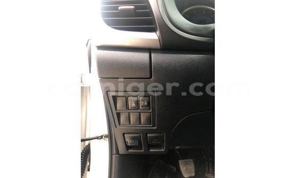 Sayi Imported Toyota Hilux White Mota in Import - Dubai a Agadez Sayi Imported Toyota Hilux White Mota in Import - Dubai a Agadez