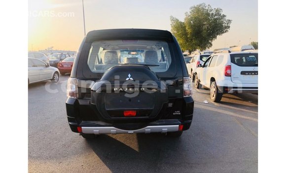 Sayi Imported Mitsubishi Pajero Black Mota in Import - Dubai a Agadez Sayi Imported Mitsubishi Pajero Black Mota in Import - Dubai a Agadez