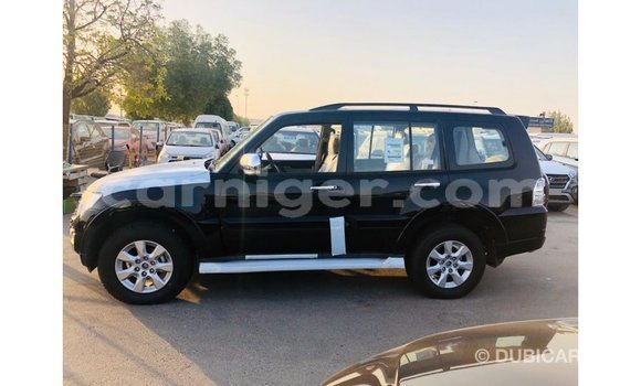 Sayi Imported Mitsubishi Pajero Black Mota in Import - Dubai a Agadez Sayi Imported Mitsubishi Pajero Black Mota in Import - Dubai a Agadez
