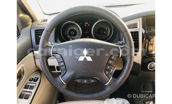 Sayi Imported Mitsubishi Pajero Black Mota in Import - Dubai a Agadez Sayi Imported Mitsubishi Pajero Black Mota in Import - Dubai a Agadez
