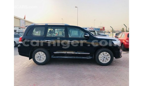 Buy Import Toyota Land Cruiser Black Truck in Import - Dubai in Agadez Buy Import Toyota Land Cruiser Black Truck in Import - Dubai in Agadez