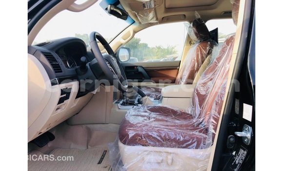 Buy Import Toyota Land Cruiser Black Truck in Import - Dubai in Agadez Buy Import Toyota Land Cruiser Black Truck in Import - Dubai in Agadez