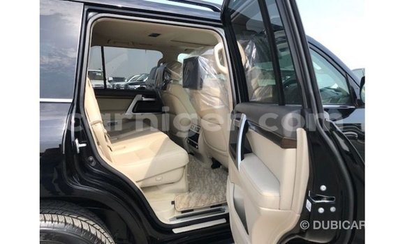 Buy Import Toyota Land Cruiser Black Truck in Import - Dubai in Agadez Buy Import Toyota Land Cruiser Black Truck in Import - Dubai in Agadez