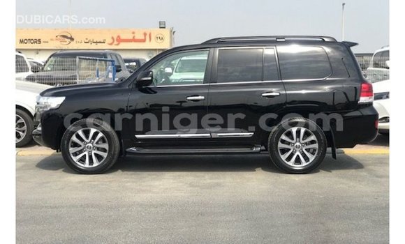 Buy Import Toyota Land Cruiser Black Truck in Import - Dubai in Agadez Buy Import Toyota Land Cruiser Black Truck in Import - Dubai in Agadez