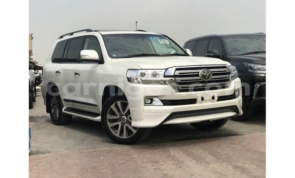 Sayi Imported Toyota Land Cruiser White Babbar mota in Import - Dubai a Agadez Sayi Imported Toyota Land Cruiser White Babbar mota in Import - Dubai a Agadez
