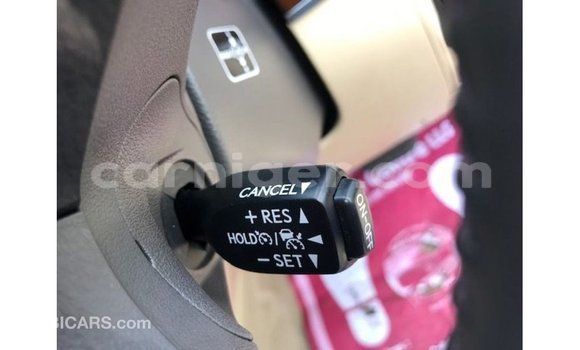 Acheter Import Utilitaire Toyota Land Cruiser Blanc à Import - Dubai, Agadez Acheter Import Utilitaire Toyota Land Cruiser Blanc à Import - Dubai, Agadez