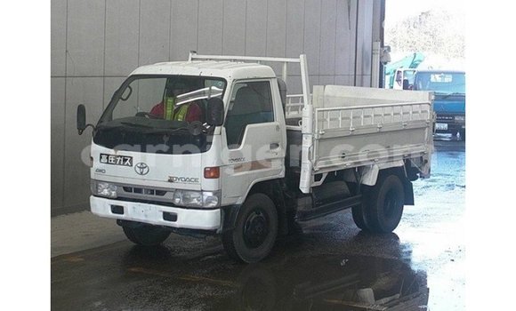 Buy Import Toyota Dyna White Truck in Import - Dubai in Agadez Buy Import Toyota Dyna White Truck in Import - Dubai in Agadez