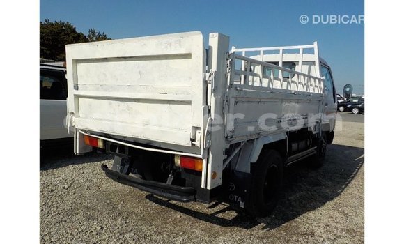 Buy Import Toyota Dyna White Truck in Import - Dubai in Agadez Buy Import Toyota Dyna White Truck in Import - Dubai in Agadez
