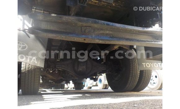 Buy Import Toyota Dyna White Truck in Import - Dubai in Agadez Buy Import Toyota Dyna White Truck in Import - Dubai in Agadez