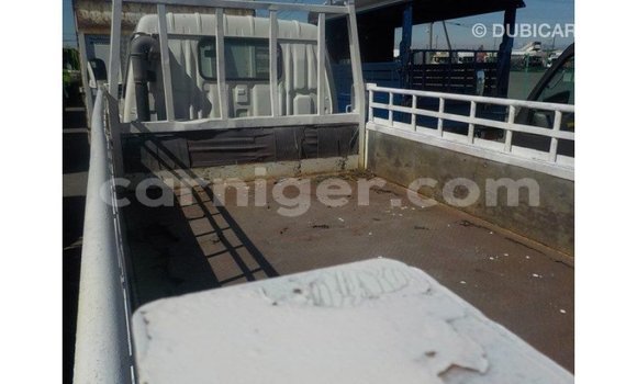 Buy Import Toyota Dyna White Truck in Import - Dubai in Agadez Buy Import Toyota Dyna White Truck in Import - Dubai in Agadez