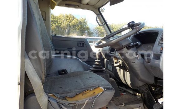 Buy Import Toyota Dyna White Truck in Import - Dubai in Agadez Buy Import Toyota Dyna White Truck in Import - Dubai in Agadez