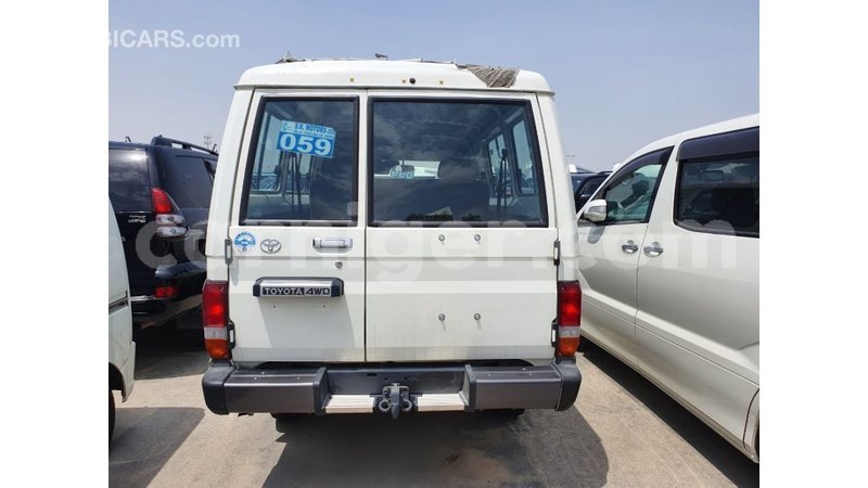 Big with watermark toyota land cruiser agadez import dubai 7156