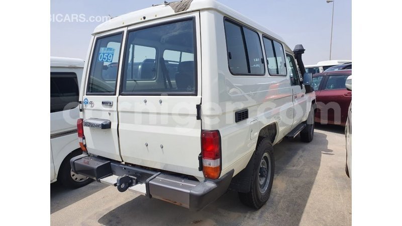 Big with watermark toyota land cruiser agadez import dubai 7156