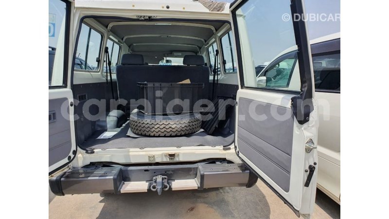 Big with watermark toyota land cruiser agadez import dubai 7156