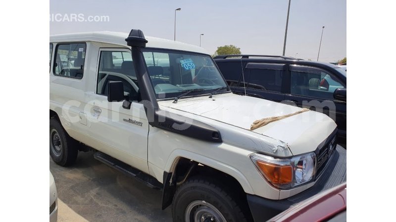 Big with watermark toyota land cruiser agadez import dubai 7156