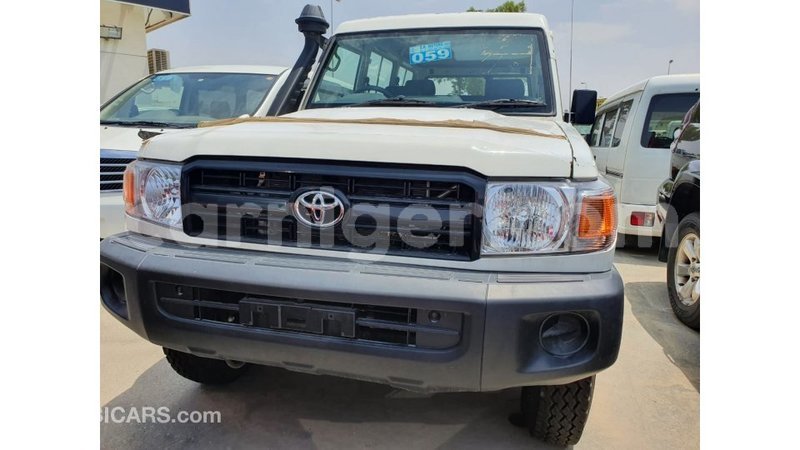 Big with watermark toyota land cruiser agadez import dubai 7156