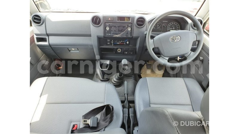 Big with watermark toyota land cruiser agadez import dubai 7156