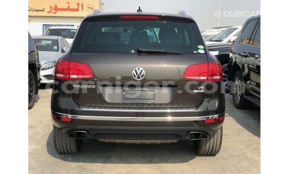 Acheter Import Voiture Volkswagen Touareg Marron à Import - Dubai, Agadez Acheter Import Voiture Volkswagen Touareg Marron à Import - Dubai, Agadez