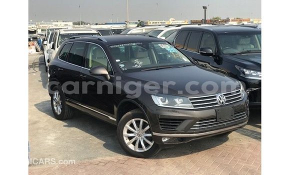 Acheter Import Voiture Volkswagen Touareg Marron à Import - Dubai, Agadez Acheter Import Voiture Volkswagen Touareg Marron à Import - Dubai, Agadez