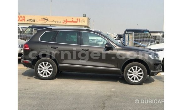 Acheter Import Voiture Volkswagen Touareg Marron à Import - Dubai, Agadez Acheter Import Voiture Volkswagen Touareg Marron à Import - Dubai, Agadez