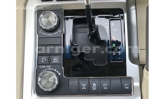 Acheter Import Utilitaire Toyota Land Cruiser Rouge à Import - Dubai, Agadez Acheter Import Utilitaire Toyota Land Cruiser Rouge à Import - Dubai, Agadez