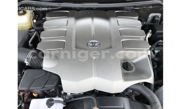 Acheter Import Utilitaire Toyota Land Cruiser Rouge à Import - Dubai, Agadez Acheter Import Utilitaire Toyota Land Cruiser Rouge à Import - Dubai, Agadez