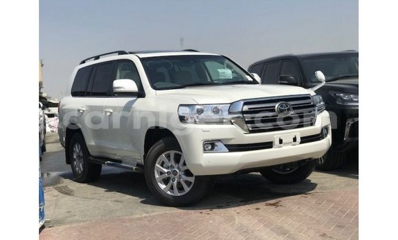 Buy Import Toyota Land Cruiser White Truck in Import - Dubai in Agadez Buy Import Toyota Land Cruiser White Truck in Import - Dubai in Agadez