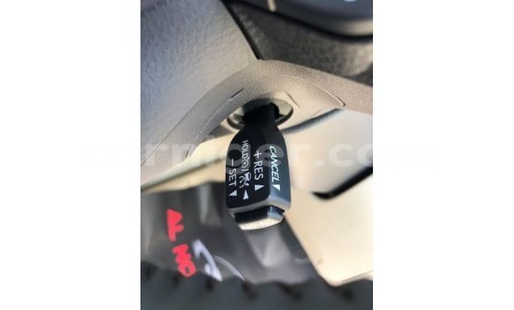 Acheter Import Utilitaire Toyota Land Cruiser Blanc à Import - Dubai, Agadez Acheter Import Utilitaire Toyota Land Cruiser Blanc à Import - Dubai, Agadez