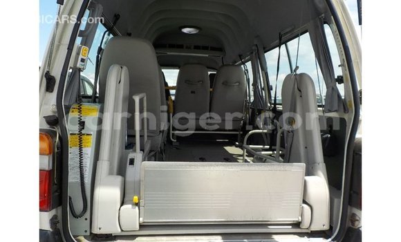 Buy Import Toyota Hiace White Car in Import - Dubai in Agadez Buy Import Toyota Hiace White Car in Import - Dubai in Agadez