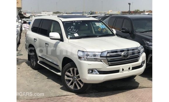Acheter Import Utilitaire Toyota Land Cruiser Blanc à Import - Dubai, Agadez Acheter Import Utilitaire Toyota Land Cruiser Blanc à Import - Dubai, Agadez