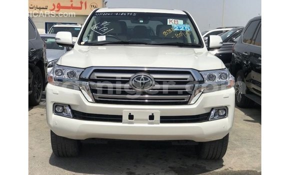 Acheter Import Utilitaire Toyota Land Cruiser Blanc à Import - Dubai, Agadez Acheter Import Utilitaire Toyota Land Cruiser Blanc à Import - Dubai, Agadez