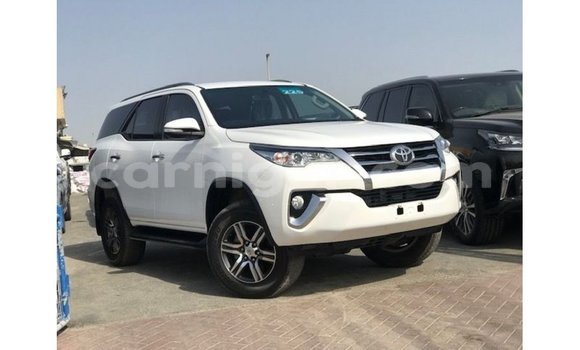 Acheter Import Voiture Toyota Fortuner Blanc à Import - Dubai, Agadez Acheter Import Voiture Toyota Fortuner Blanc à Import - Dubai, Agadez