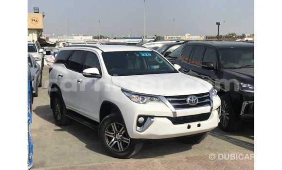 Acheter Import Voiture Toyota Fortuner Blanc à Import - Dubai, Agadez Acheter Import Voiture Toyota Fortuner Blanc à Import - Dubai, Agadez