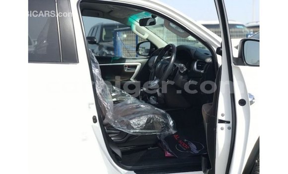 Acheter Import Voiture Toyota Fortuner Blanc à Import - Dubai, Agadez Acheter Import Voiture Toyota Fortuner Blanc à Import - Dubai, Agadez