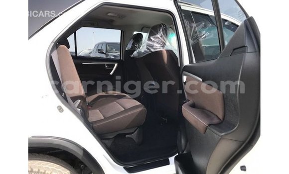 Acheter Import Voiture Toyota Fortuner Blanc à Import - Dubai, Agadez Acheter Import Voiture Toyota Fortuner Blanc à Import - Dubai, Agadez