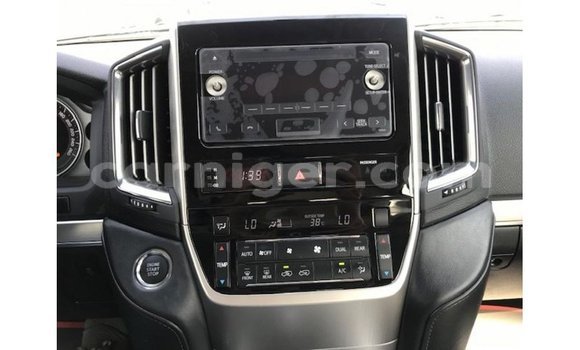 Acheter Import Utilitaire Toyota Land Cruiser Noir à Import - Dubai, Agadez Acheter Import Utilitaire Toyota Land Cruiser Noir à Import - Dubai, Agadez