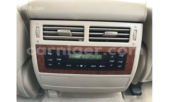 Sayi Imported Toyota Land Cruiser Red Babbar mota in Import - Dubai a Agadez Sayi Imported Toyota Land Cruiser Red Babbar mota in Import - Dubai a Agadez