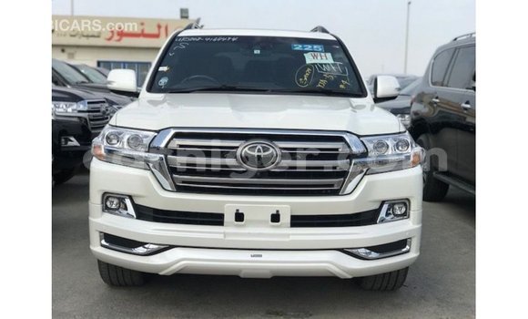Sayi Imported Toyota Land Cruiser White Babbar mota in Import - Dubai a Agadez Sayi Imported Toyota Land Cruiser White Babbar mota in Import - Dubai a Agadez