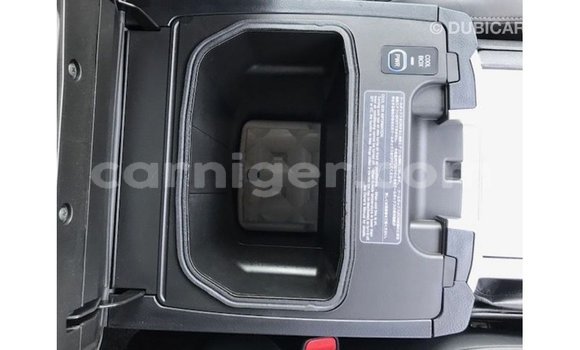 Sayi Imported Toyota Land Cruiser White Babbar mota in Import - Dubai a Agadez Sayi Imported Toyota Land Cruiser White Babbar mota in Import - Dubai a Agadez