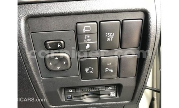 Sayi Imported Toyota Land Cruiser White Babbar mota in Import - Dubai a Agadez Sayi Imported Toyota Land Cruiser White Babbar mota in Import - Dubai a Agadez