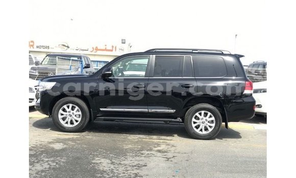 Acheter Import Utilitaire Toyota Land Cruiser Noir à Import - Dubai, Agadez Acheter Import Utilitaire Toyota Land Cruiser Noir à Import - Dubai, Agadez