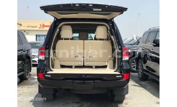 Acheter Import Utilitaire Toyota Land Cruiser Noir à Import - Dubai, Agadez Acheter Import Utilitaire Toyota Land Cruiser Noir à Import - Dubai, Agadez