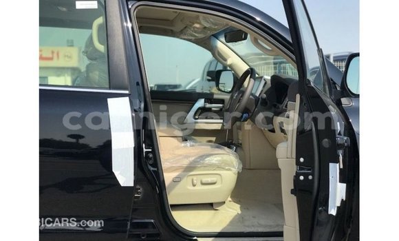 Sayi Imported Toyota Land Cruiser Black Babbar mota in Import - Dubai a Agadez Sayi Imported Toyota Land Cruiser Black Babbar mota in Import - Dubai a Agadez